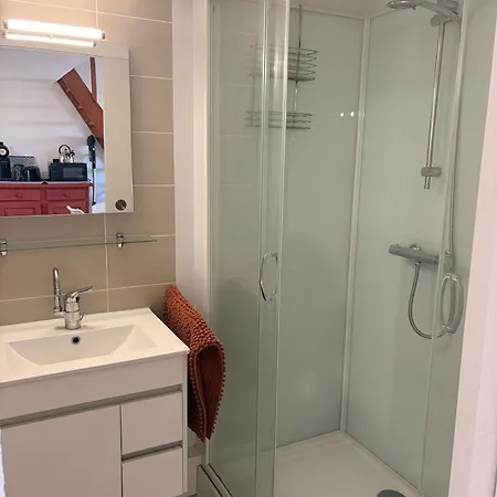 Apartamento 52 M2 A 80m De La